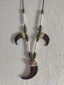 amulet náhrdelník medvědí drápy